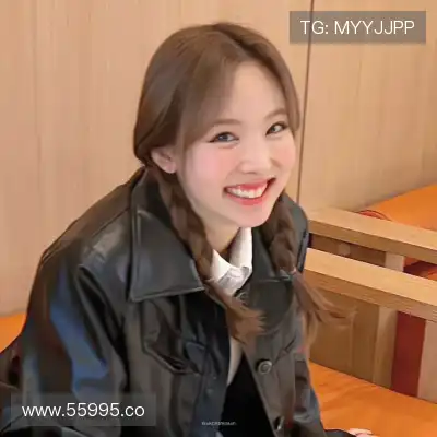 黄婧茵